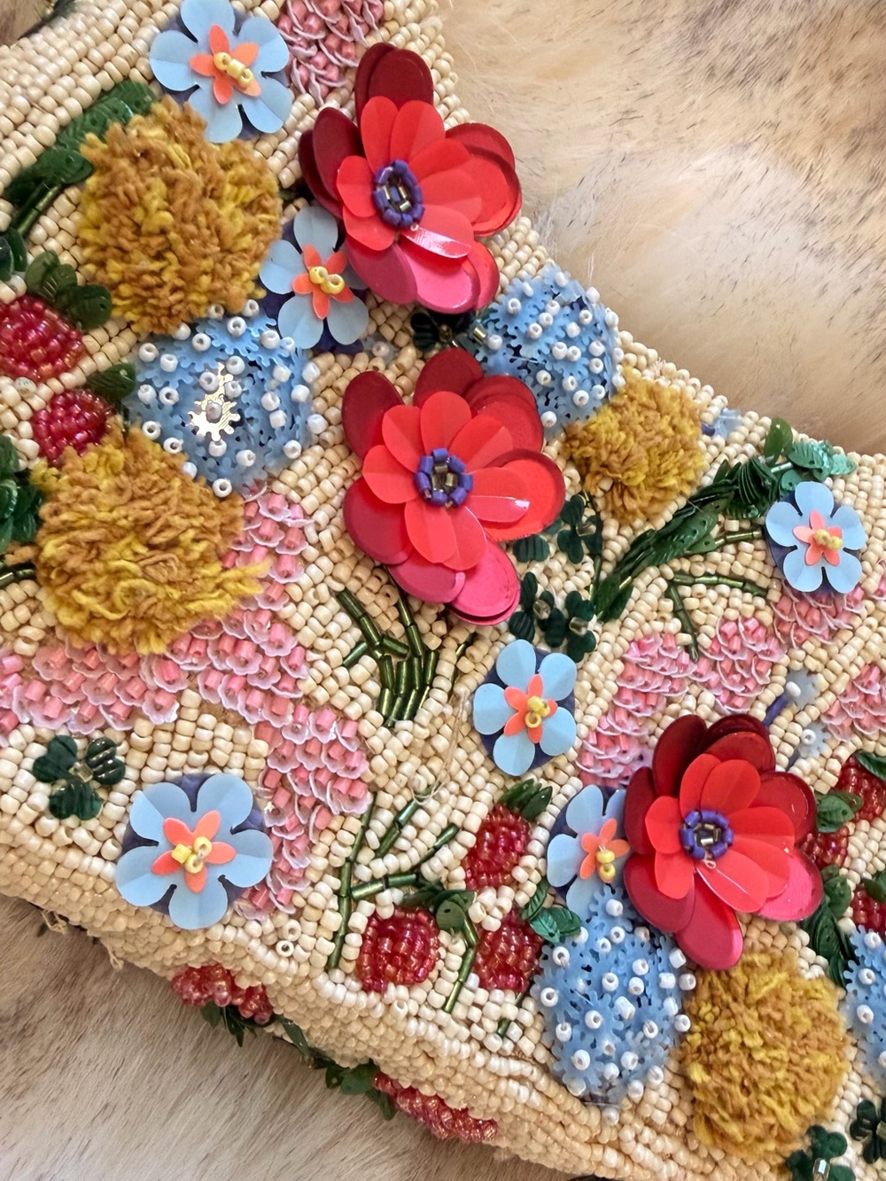Vera Bradley Mini Roxbury Crescent Shoulder Bag - All The Pretty Wildflowers - Picture 3 of 7